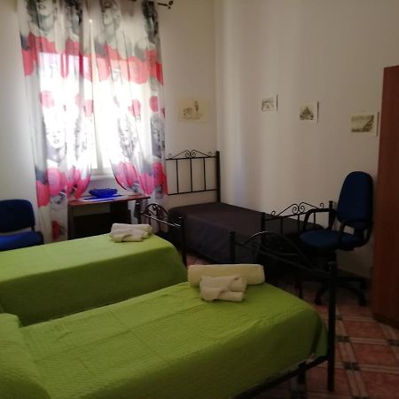 Hôtel Casa Claudia à Palerme Extérieur photo