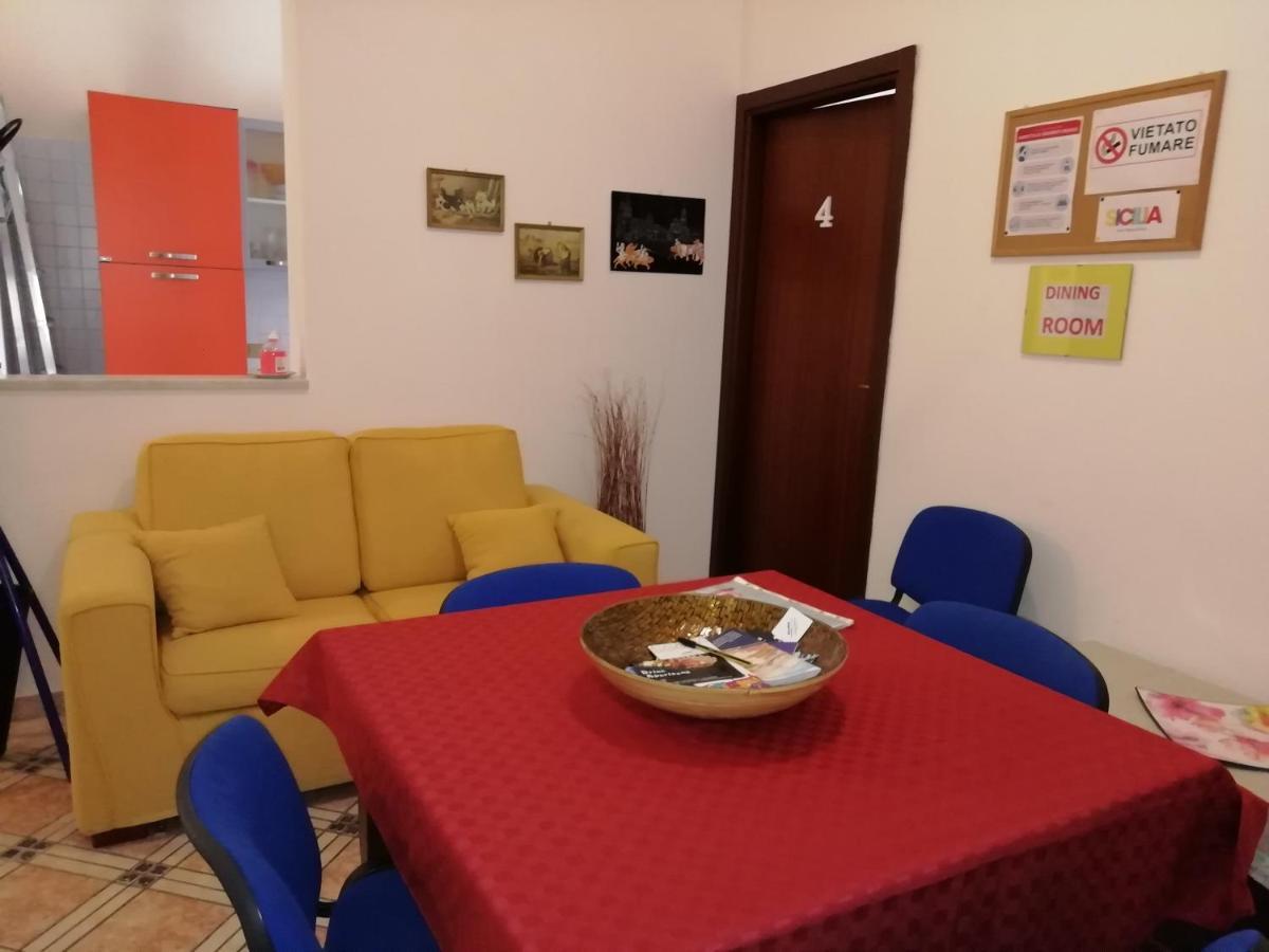 Hôtel Casa Claudia à Palerme Extérieur photo