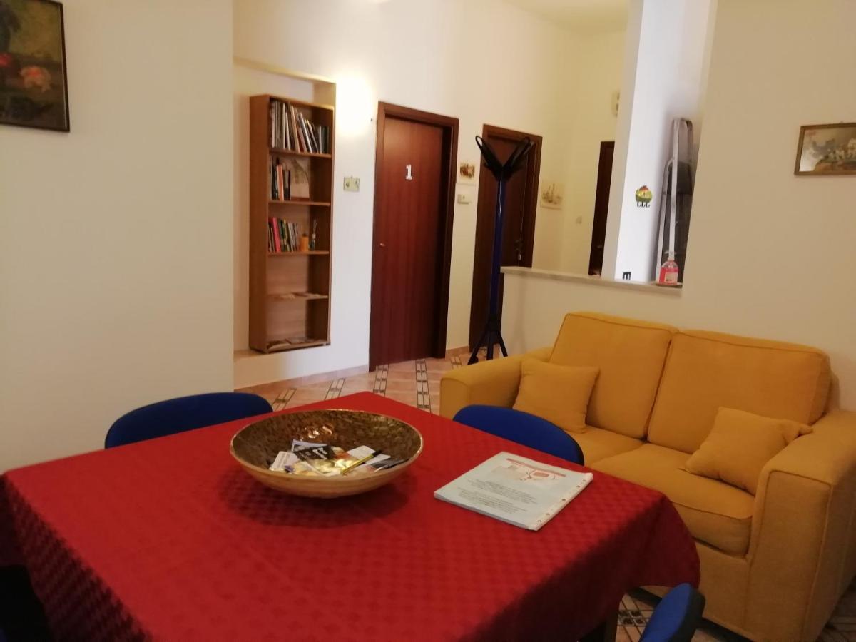 Hôtel Casa Claudia à Palerme Extérieur photo