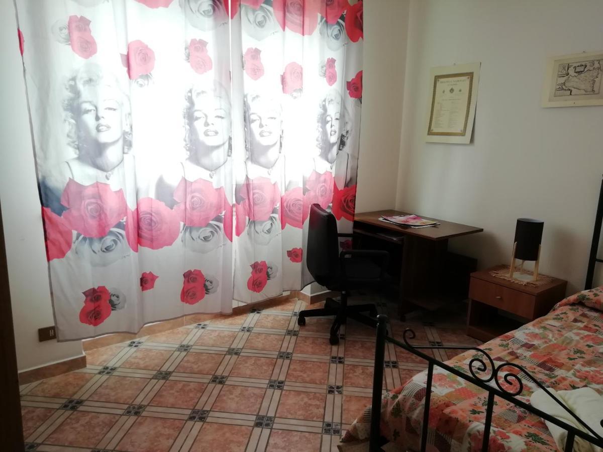 Hôtel Casa Claudia à Palerme Extérieur photo