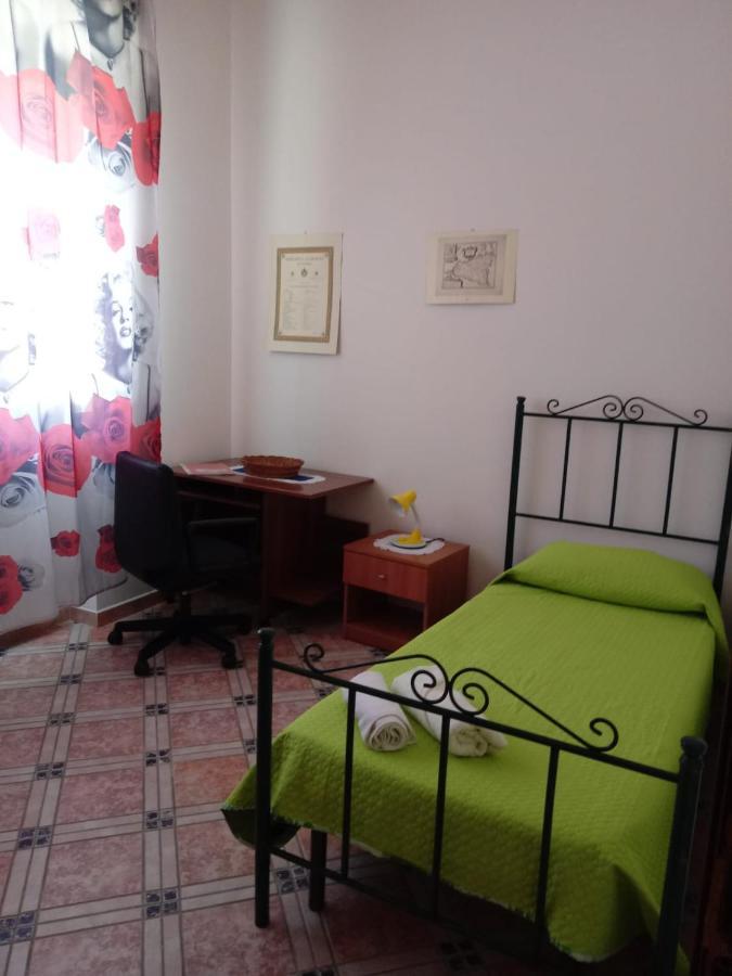 Hôtel Casa Claudia à Palerme Extérieur photo