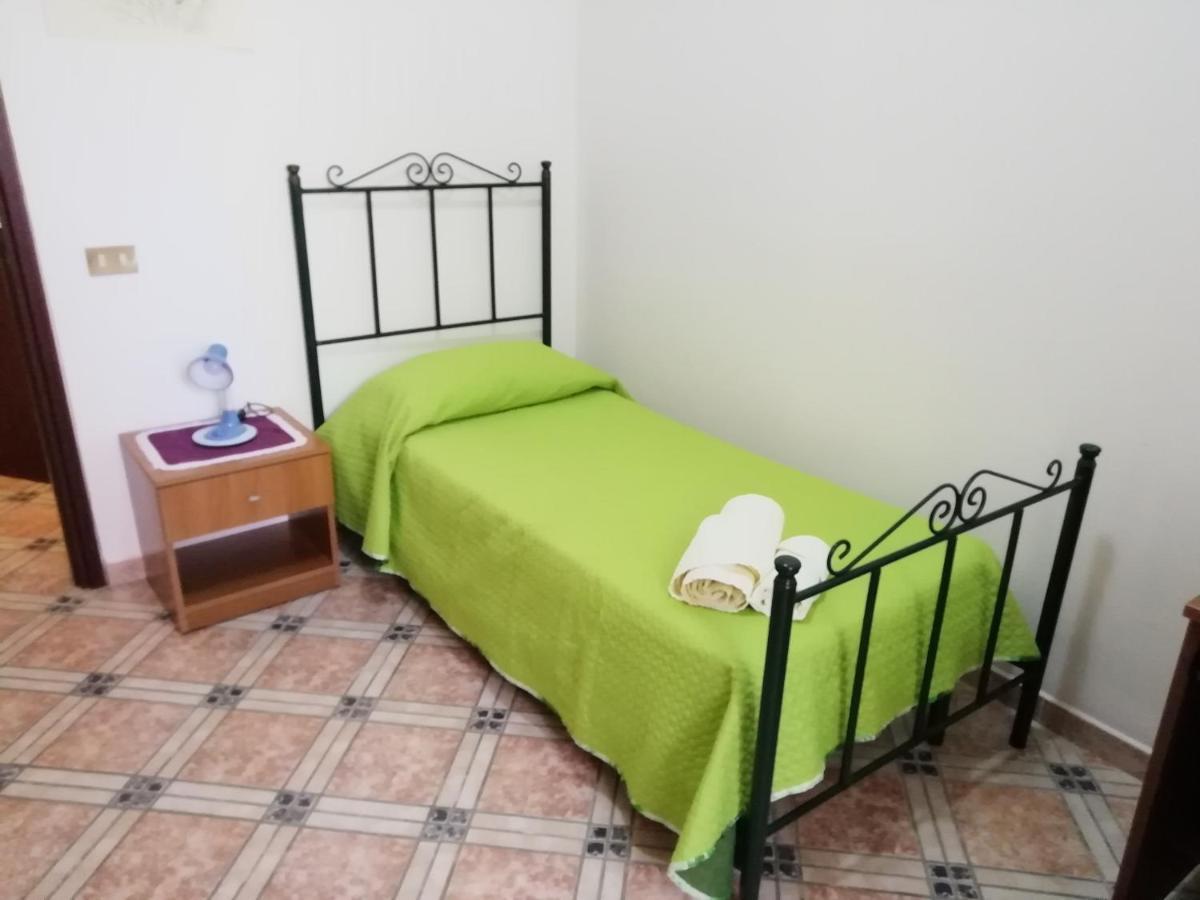 Hôtel Casa Claudia à Palerme Extérieur photo