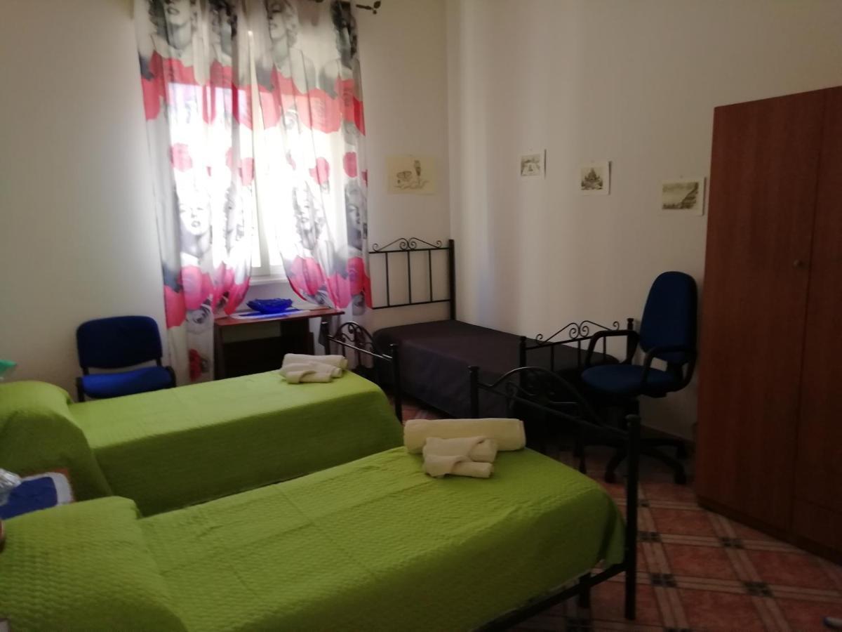 Hôtel Casa Claudia à Palerme Extérieur photo