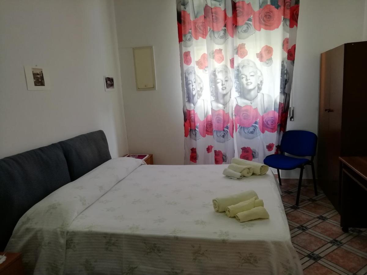 Hôtel Casa Claudia à Palerme Extérieur photo