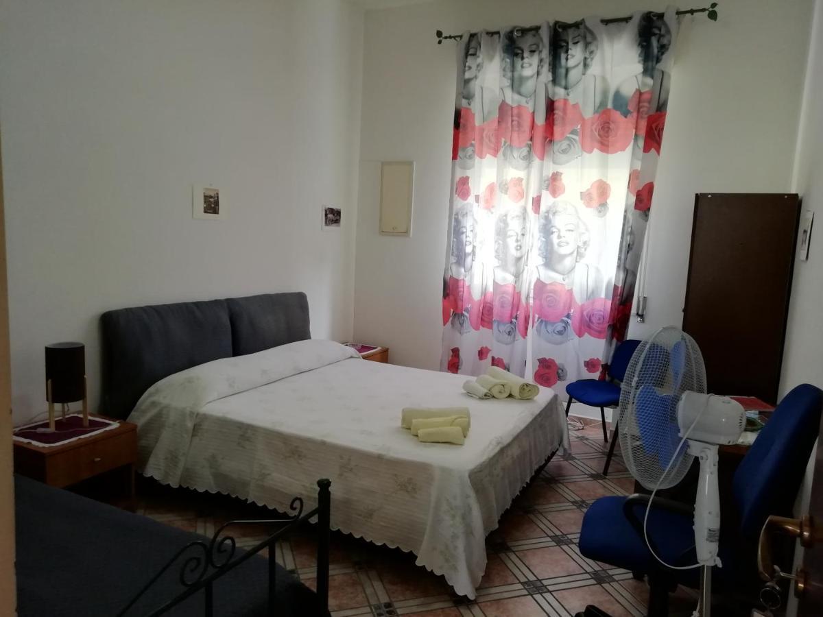 Hôtel Casa Claudia à Palerme Extérieur photo